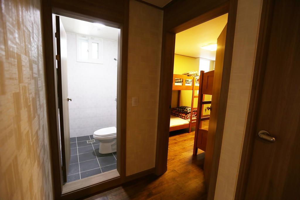 Cube Guesthouse Seoul Værelse billede